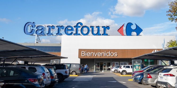 ¿Inversión o guillotina? Por qué recortar en marketing es el peor negocio para tu PyME en plena crisis